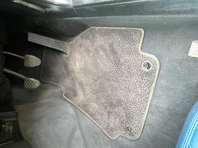Car12.webp